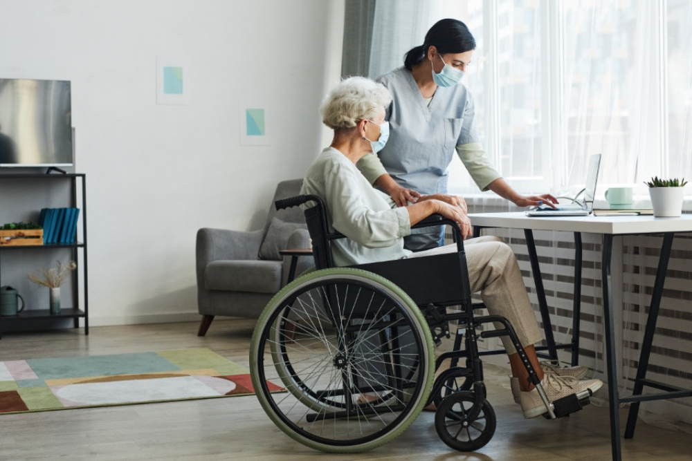 Caregiver training on best practices, safety tips, and respectful home care behavior